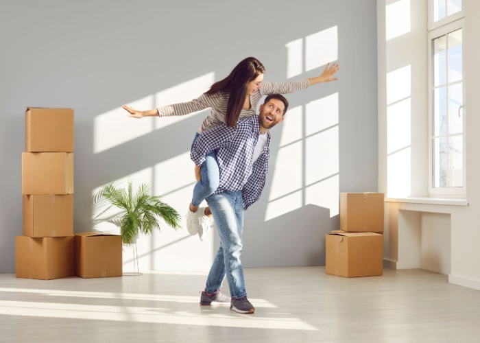 What is the average cost of a cardboard box?